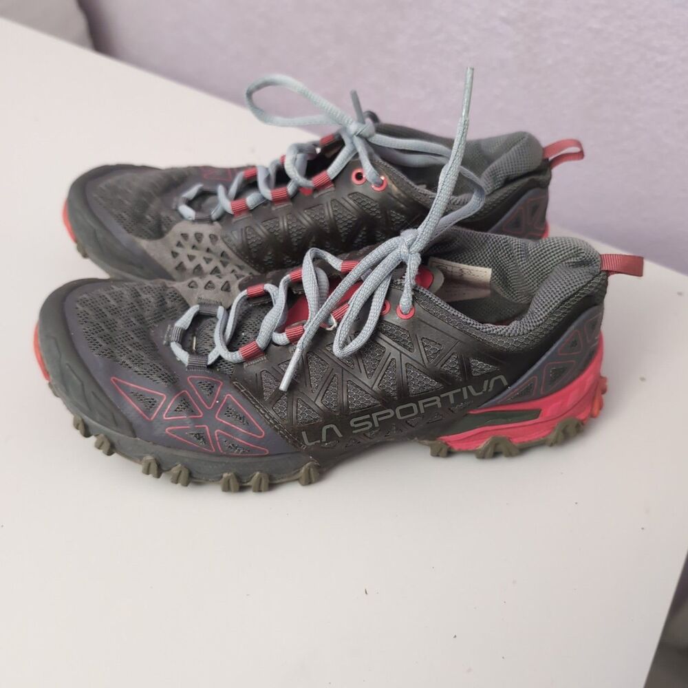 La Sportiva Bushido II Women's Size 8.5 Trail Running Shoes Gray Red No Insoles
